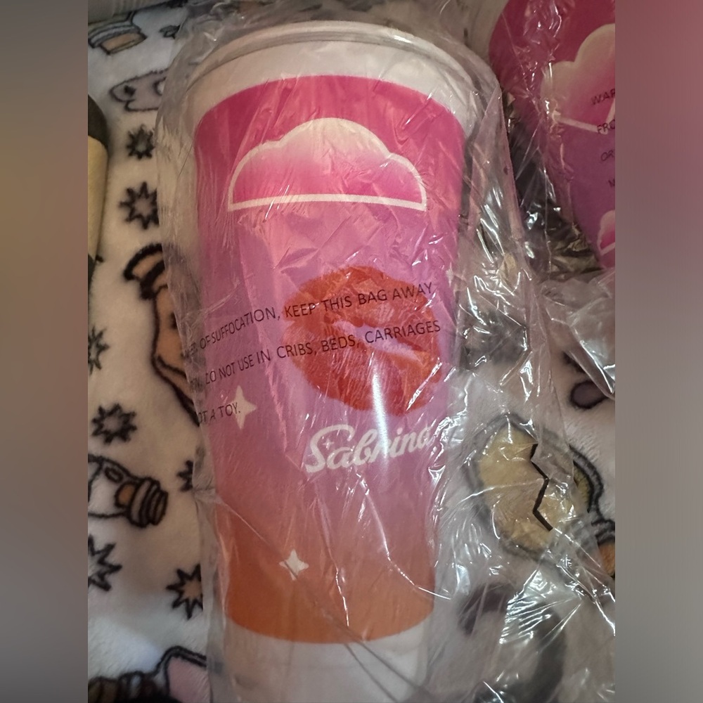 2 Sabrina carpenter DD cups